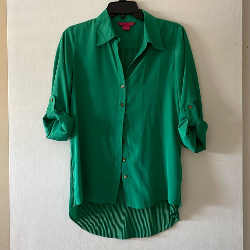 Green bottom down shirt